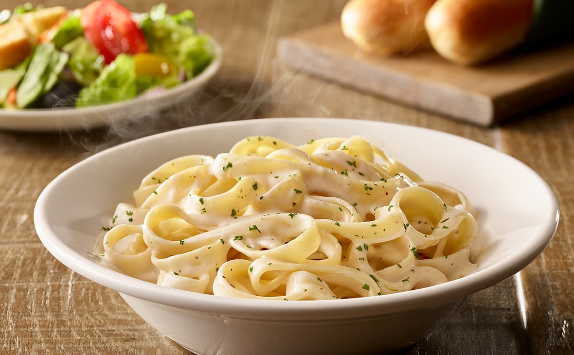 Fettuccine Alfredo (V) Lunch & Dinner Menu Olive Garden Italian Restaurant