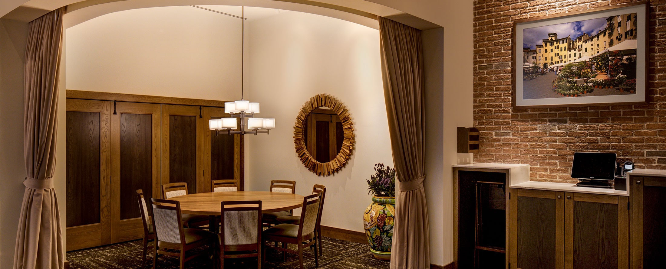 Olive Garden’s Family Table accommodates up to 10 guests in Las Vegas for a semi-private dining experience. 